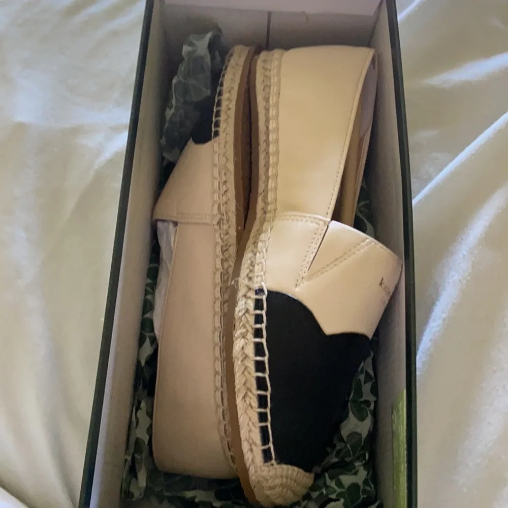 Kate Spade Garden 6.5 cream/black espadrilles New in Box